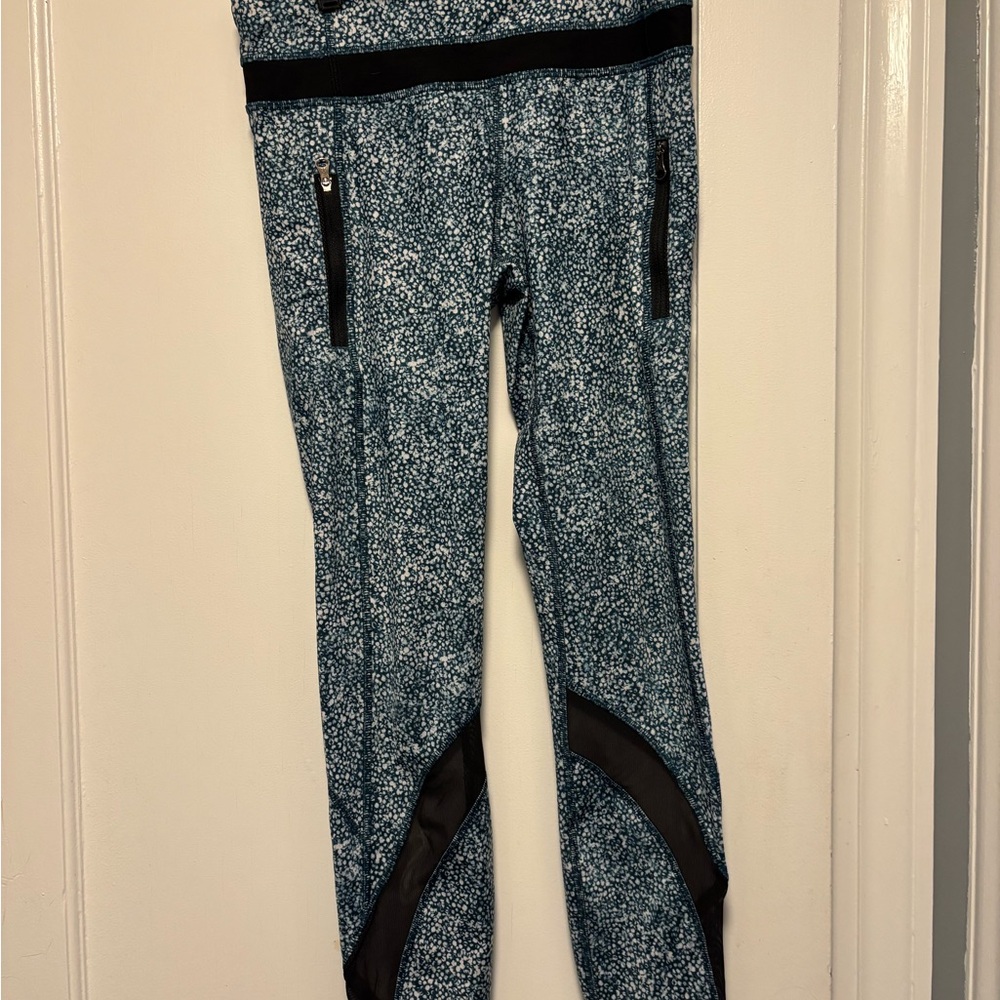 Lululemon crop leggings with mesh